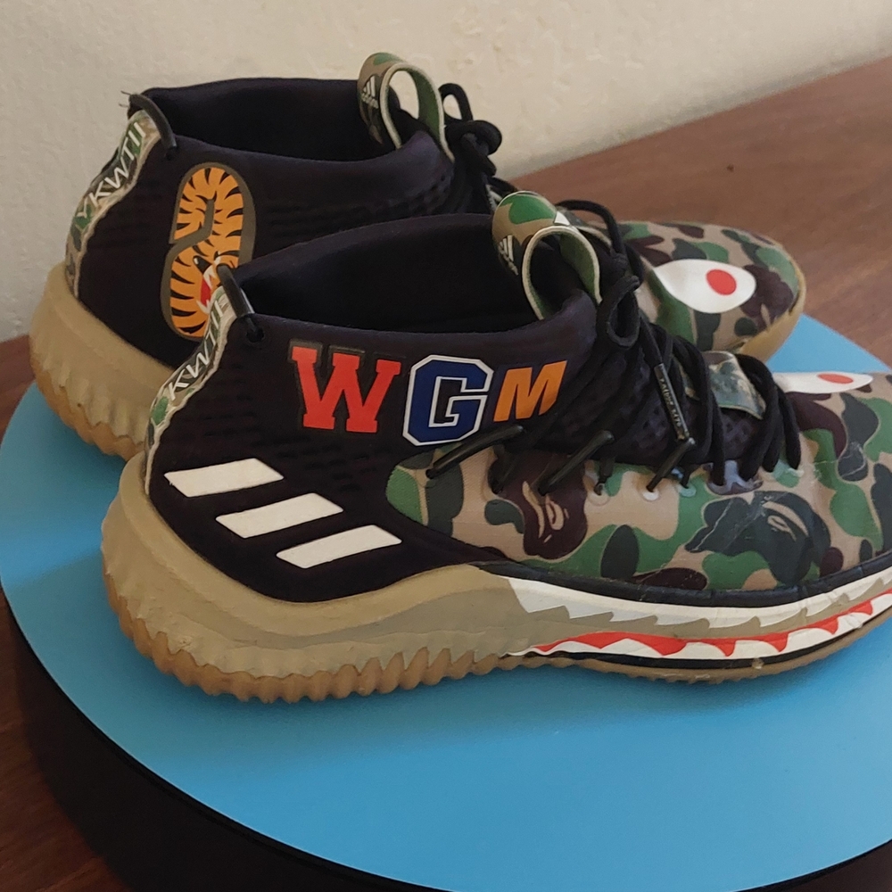 ADIDAS Bathing Apex DAME 4 BAPE GREEN CAMO BASKETBALL SHOES